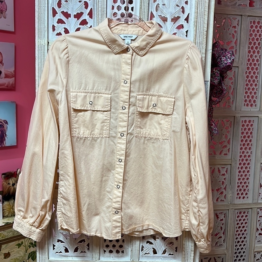 Nine West Button Down Shirt Size: Medium